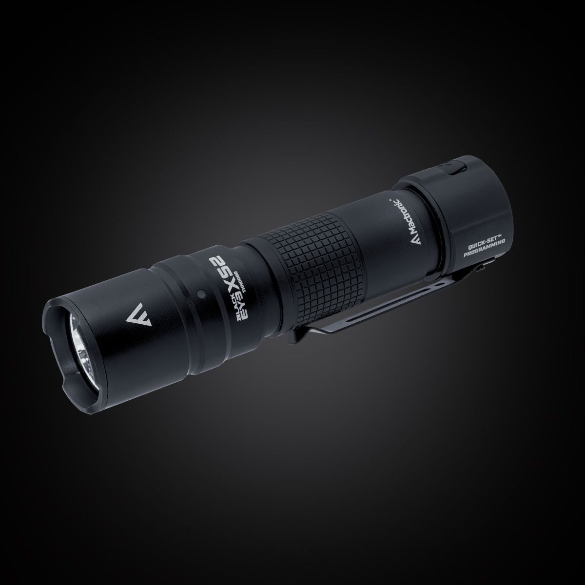 Mactronic BLACK EYE X52 – programozható taktikai lámpa 5200 lm