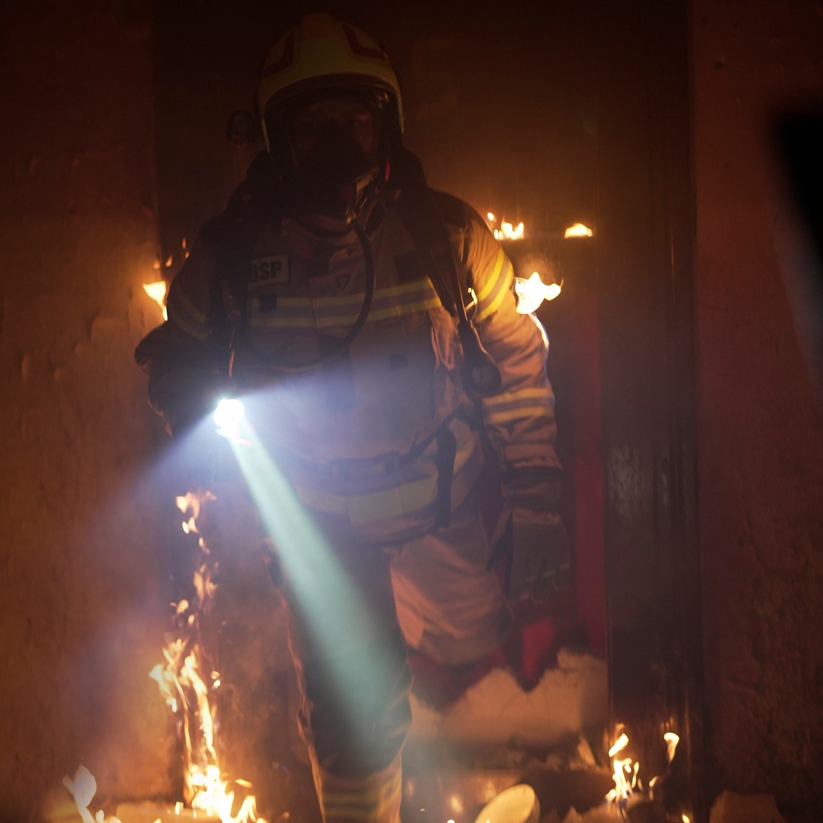 Mactronic M-FIRE GUARDIAN XR – ATEX derékszögű tűzoltó lámpa